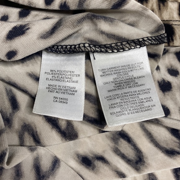 Jones New York Animal Print 3/4 Sleeve Shirt Large 💚 SALE - Picture 6 of 8